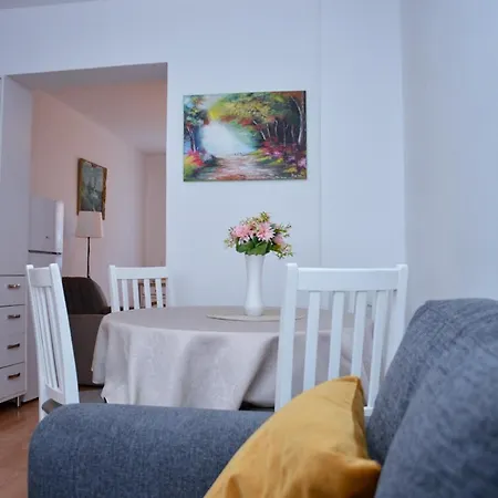 아파트 A Cozy Nest In *